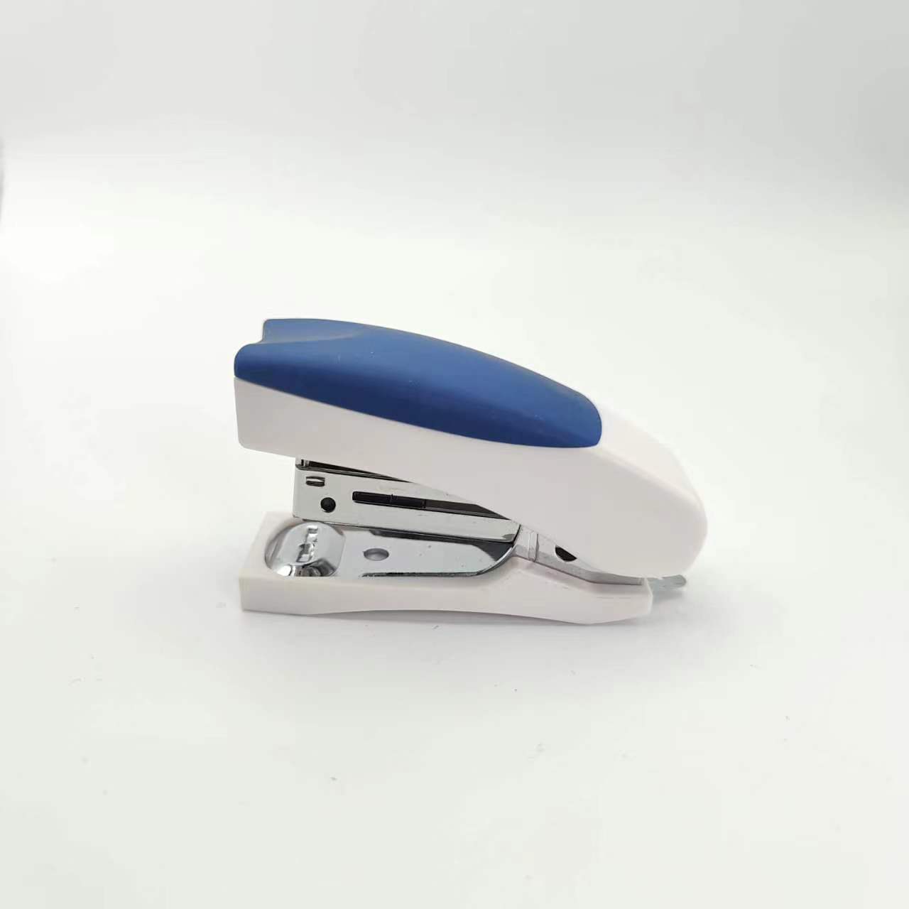 Một người xếp hàng nhỏ tiết kiệm nỗ lực.