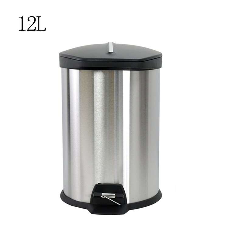 James 12 L Gia đình mũ có một vật thay thế cho bộ xương thép không gỉ trong phòng khách.