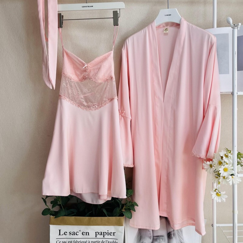 Hai cái võng của một cái váy ngủ.