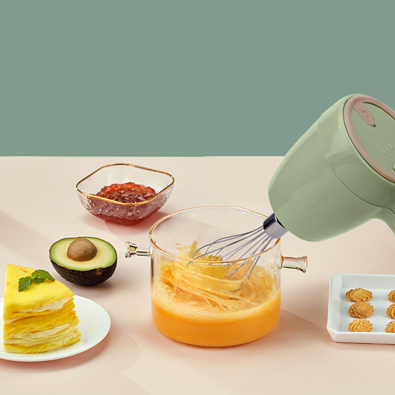 Ngôi nhà điện không dây với một cái bánh nhỏ có kem trứng và 180 w làm trứng.