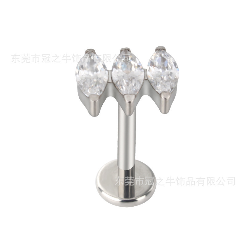 The crowned cow F136/G23 titanium alloy piercing horse eye nails in the earring of the 5A quartz factory.