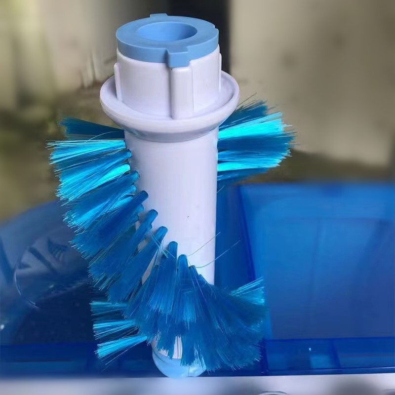 Đánh bóng bàn tay nhỏ xíu để biến đổi giày máy giặt mà không làm đau khuôn mặt của giày