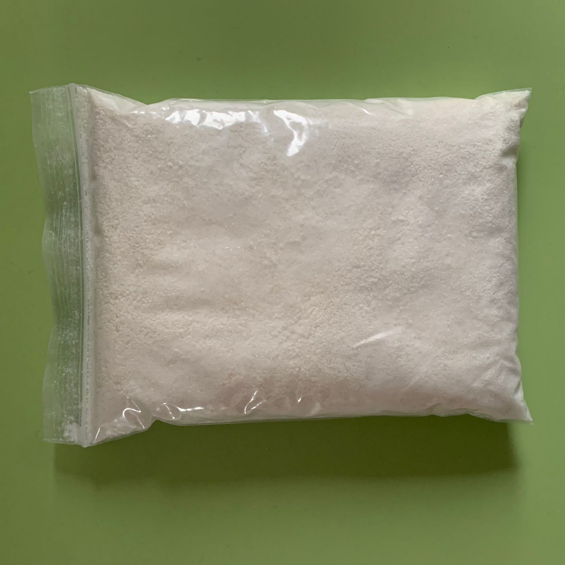 Quantities of single perfluorinated glycerine, surfactant emulsifier, plasticizer, powder GMS