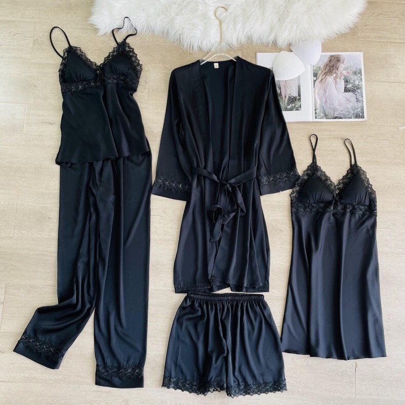 Những bộ đồ pyjama sexy mới với năm bộ quần áo rộng và tiện nghi.