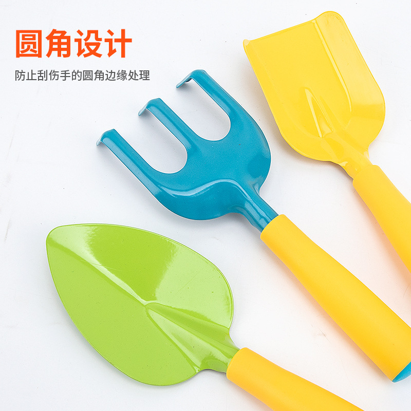 Tuỳ biến các công cụ làm vườn của trẻ em để trồng cây cỏ