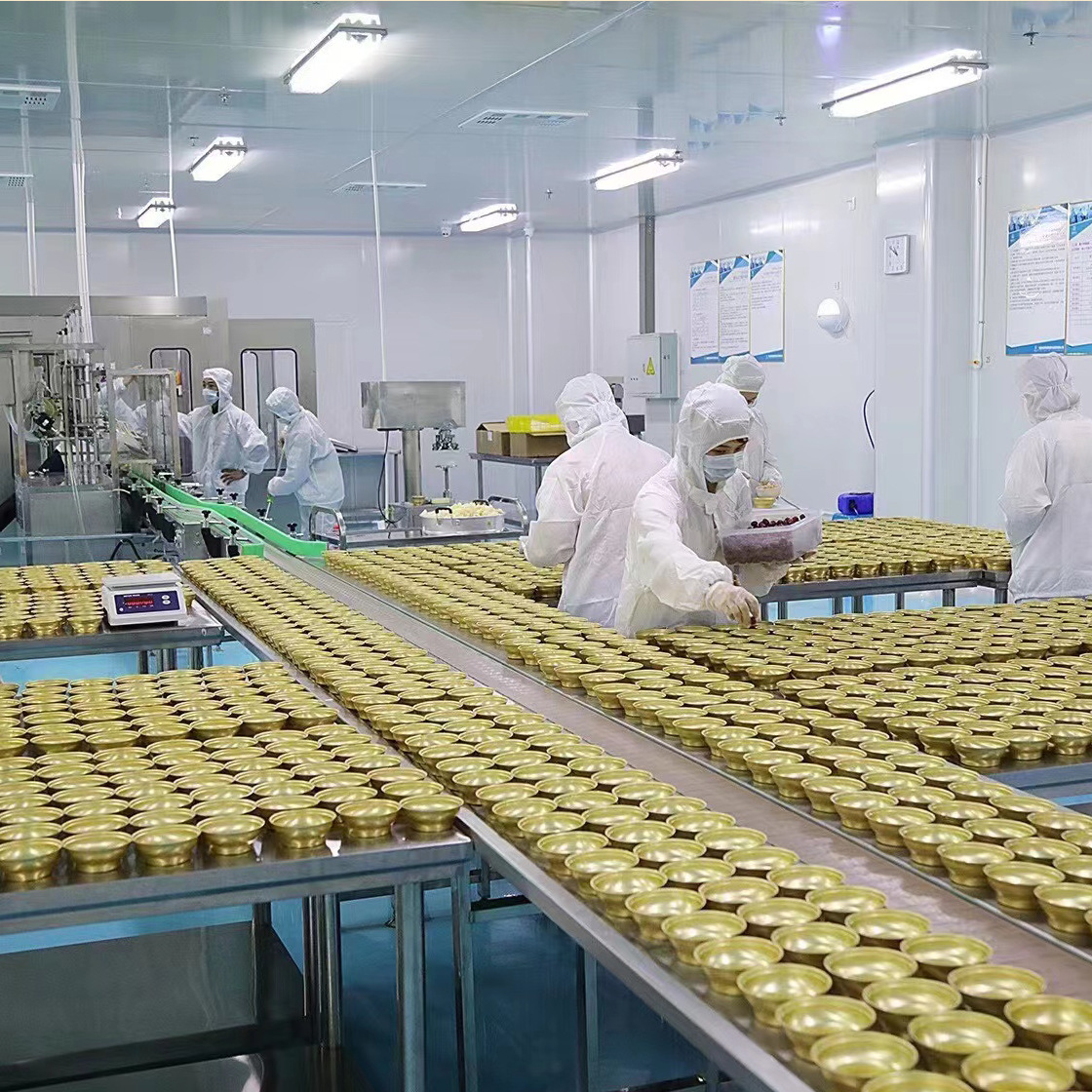 Sản xuất một tô rưỡi gel sẵn sàng ăn, và sự phân phối của một quá trình tái sinh.