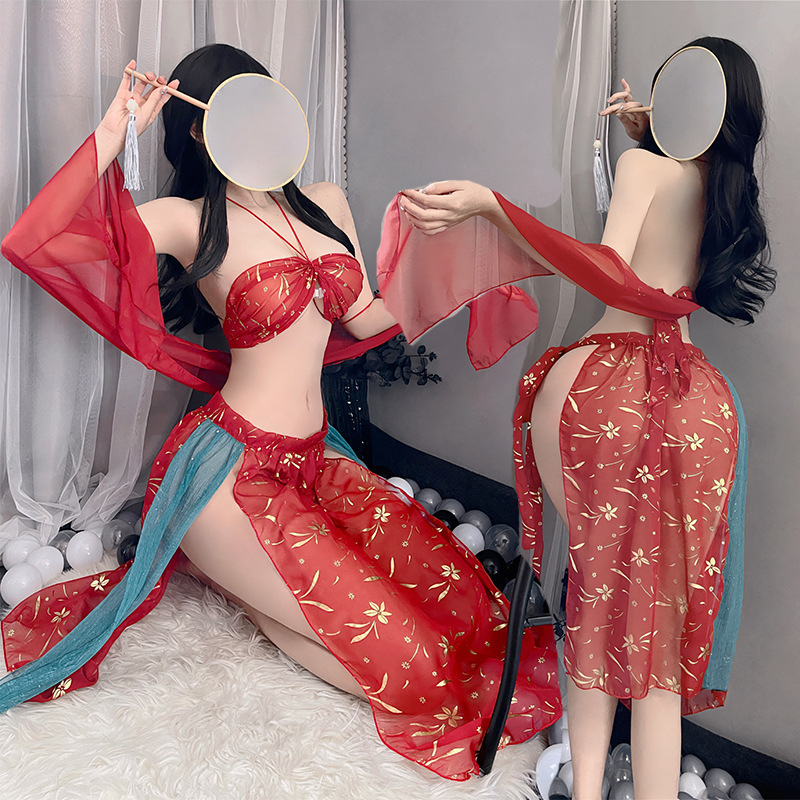 ♪ Yêu đồ lót và đồng phục gợi cảm