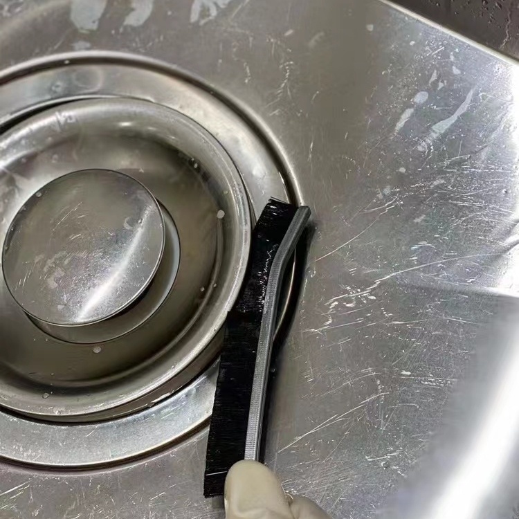 Multi-purpose swipe-swipe tool to swipe the door and window and swipe the sink of the sink.