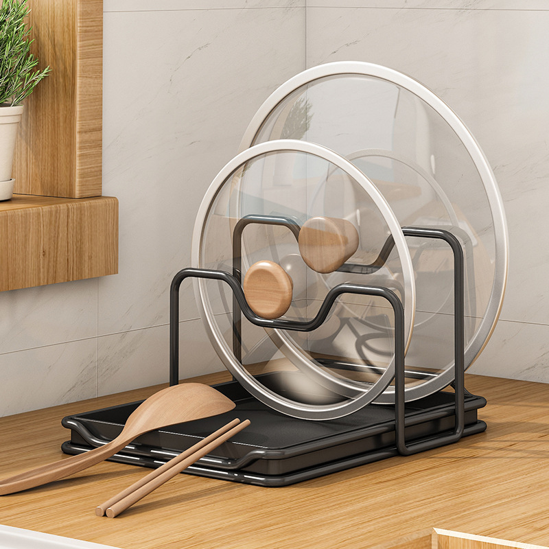 Bàn chảo bếp, giá đỡ ghế ngồi, đĩa bán chảo, và đồ trải thảm.
