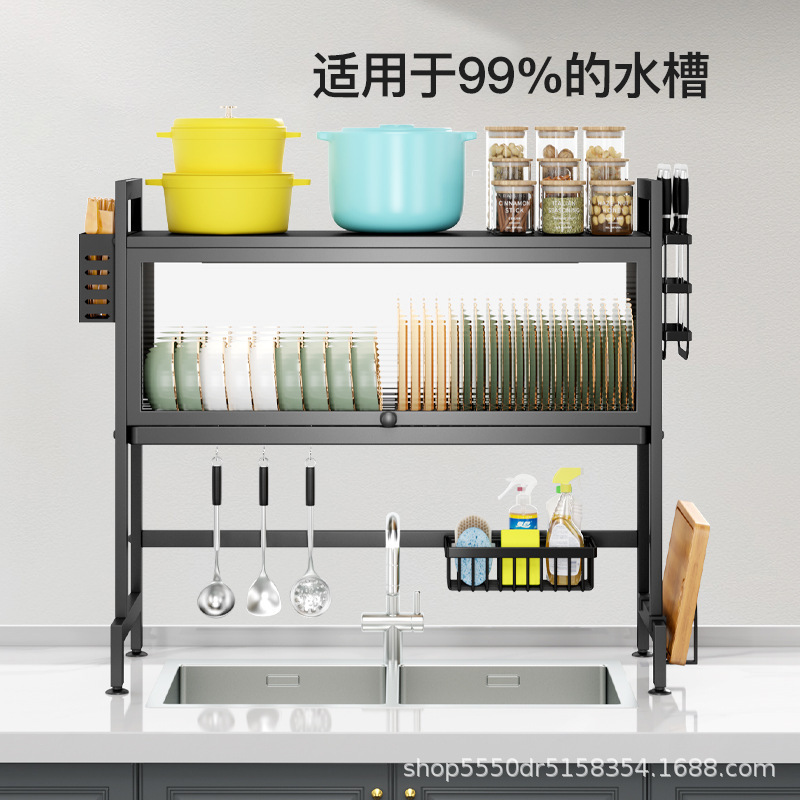 Giá bếp, bát đĩa, cửa tủ đựng đồ bụi.