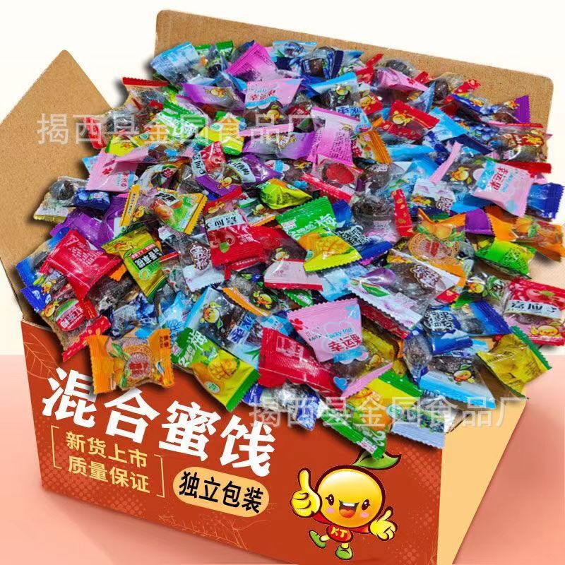 Plum packs a mix of honey and blueberry berries and raspberry fruit and a pack of snacks.