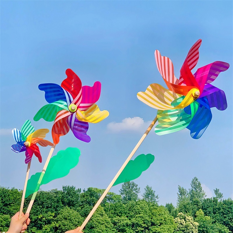 Woodstick 7-coloured windmill toy toy store to decorate the outdoors of the kindergarten.