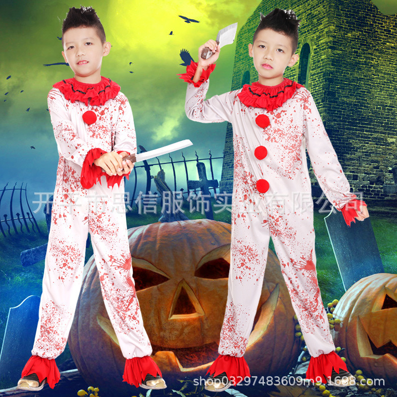 "Hallow's Ghost stage trình diễn trò hề kinh dị vì trang phục."