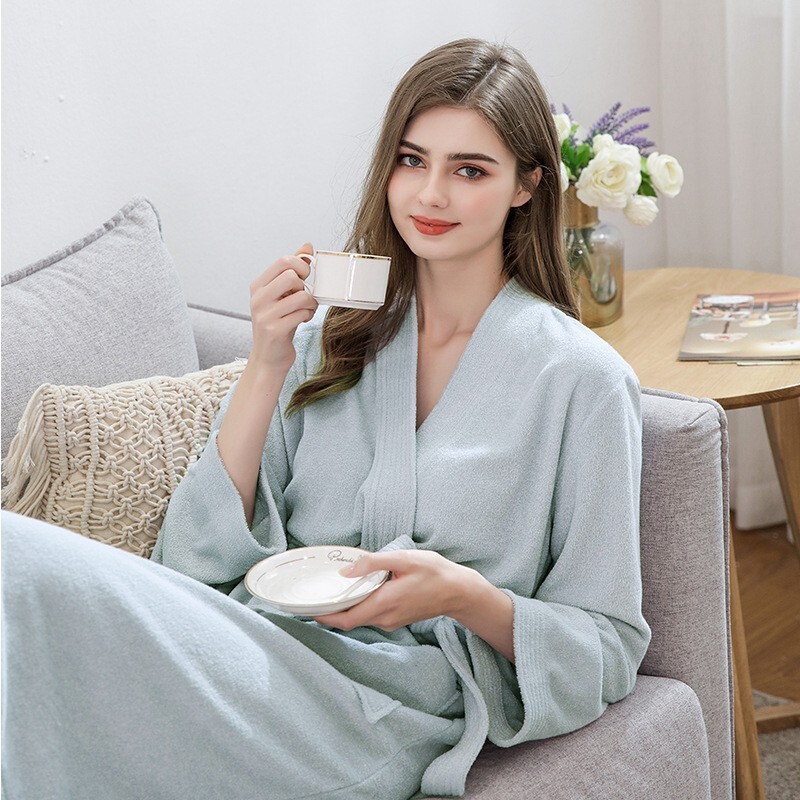 Tùy chỉnh áo choàng khách sạn cho đàn ông và một cặp đôi tốt bụng uống một bộ đồ tắm khô cho phụ nữ.