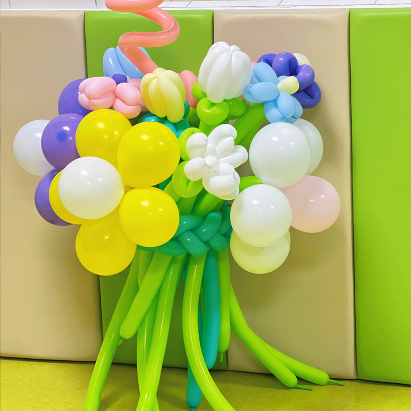 Web-based red-ins rose-forming balloon flowers with decorative diy materials for the birthday scene