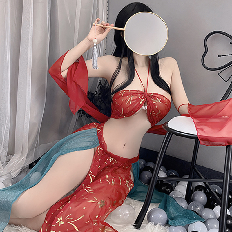 ♪ Yêu đồ lót và đồng phục gợi cảm