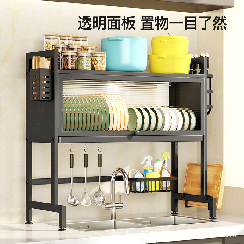 Giá bếp, bát đĩa, cửa tủ đựng đồ bụi.