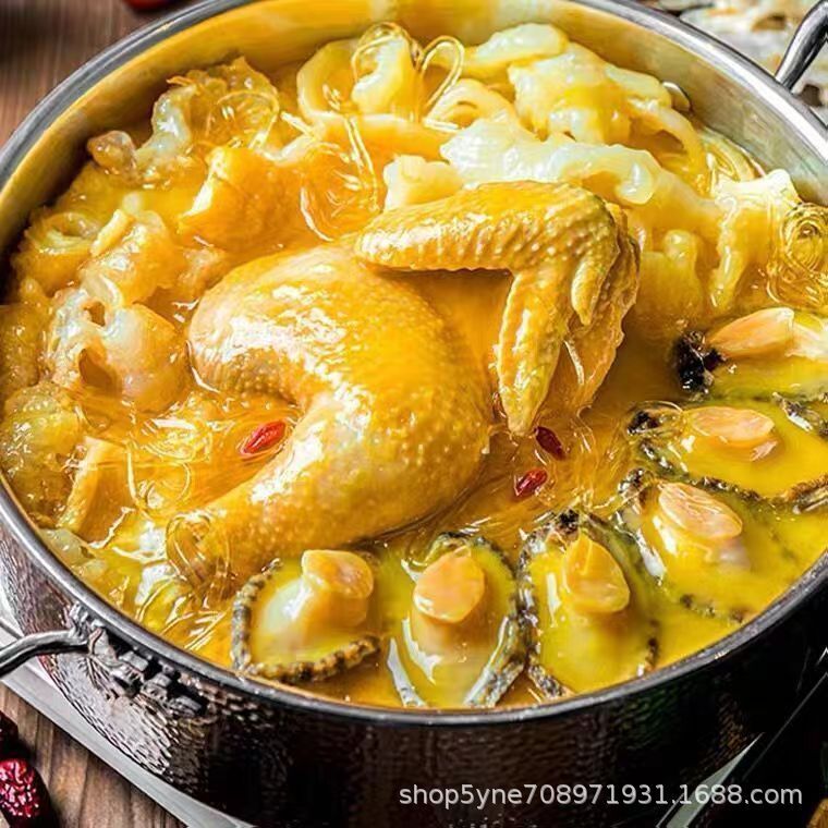 Món gà bào ngư sốt gin Tongan nóng và sẵn sàng ăn chảo nóng, một món nước sốt gà thay thế.