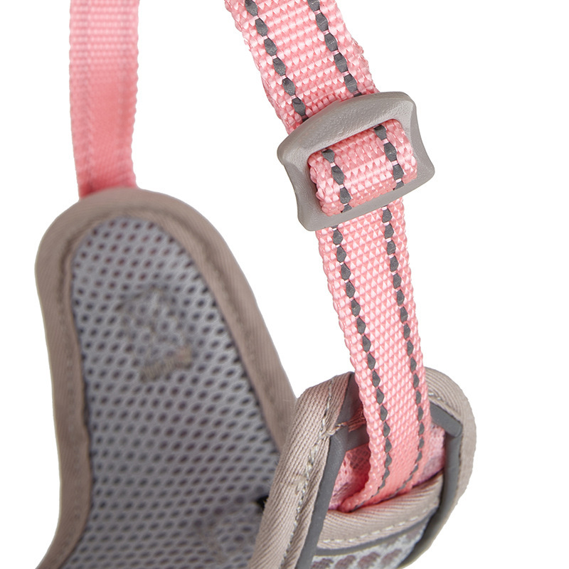 A new Amazon pet tow rope reflecting a pneumatic respiration of a vest on the back of the chest.