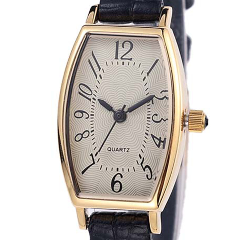 Customizing the factory's fashion retrospect shell, small plate belts, and a new watch for the ladies.