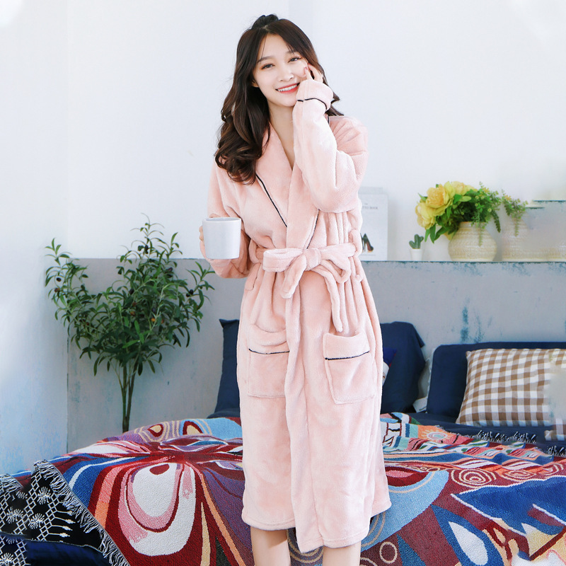 Bánh pyjamas béo với 200 pound chất béo và 250 pound khăn trải giường cho mùa đông.