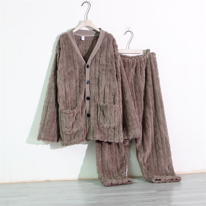 Mùa thu và mùa đông san hô pyjama với trọng lượng tăng 200 pound và 300 pound quần áo nhà rộng.