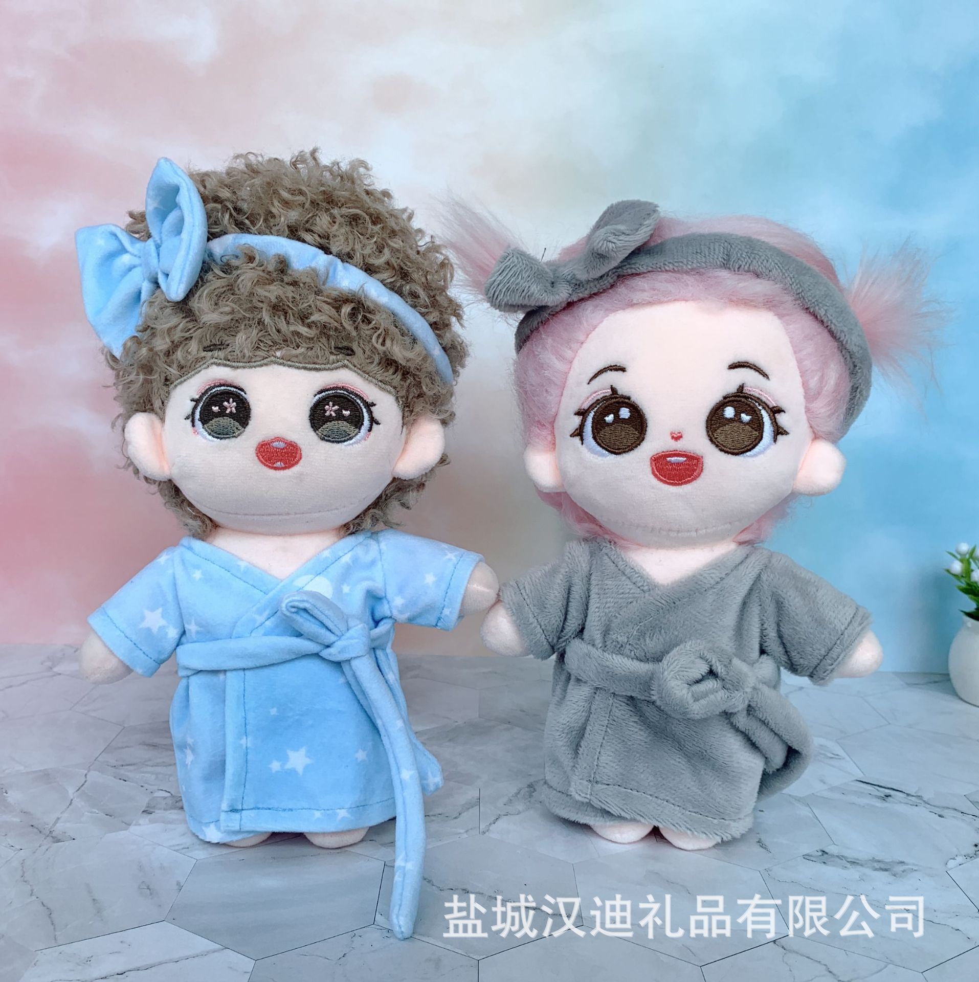 20 cm in pajamas and 20 cm in dolls and butterflies with cute suits.