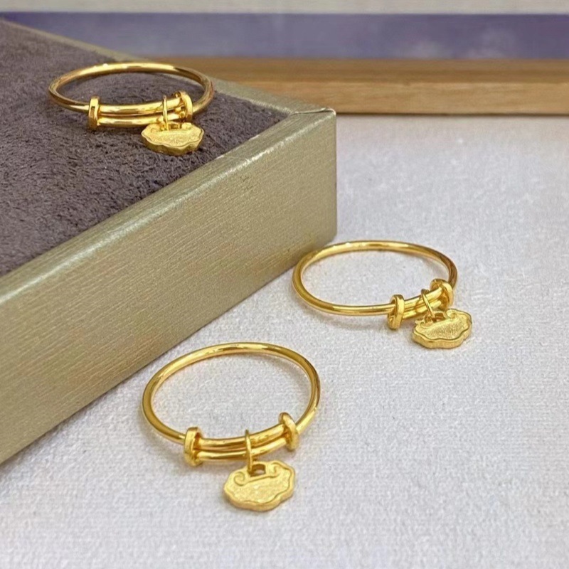 A 5G gold ring with a 520 gift for a girlfriend.