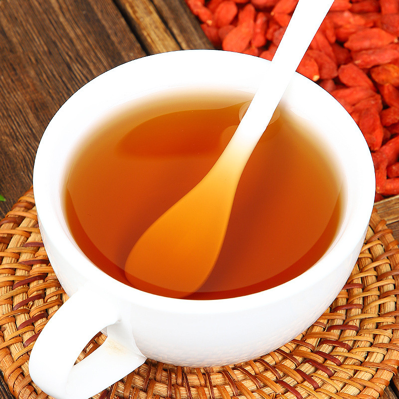 300g một chai thịt nai cho một người đàn ông với một chai dầu nhẹ.