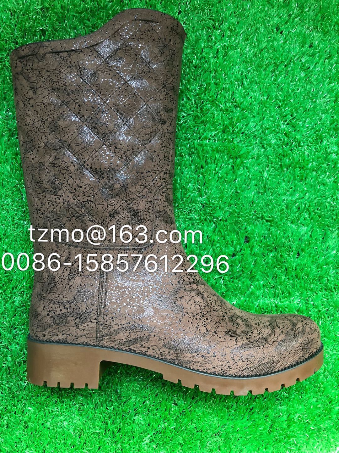 Processing custom fashion boots, snow boots, water-heating boots, internal and external stockings.