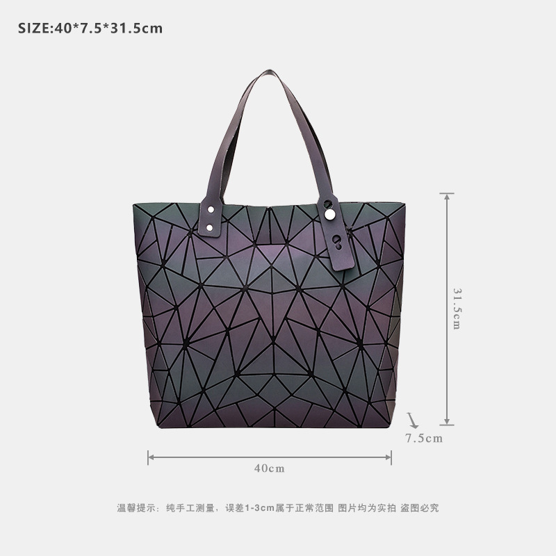 The geometrical fusion of the nightlight handbags, 2022 new large capacity tow to OL bag, one handout.