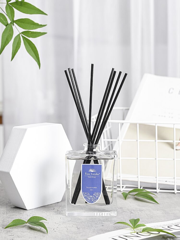 The air freshener, the perfumer, the wholesaler's bedroom, is customised to be smoke-free.