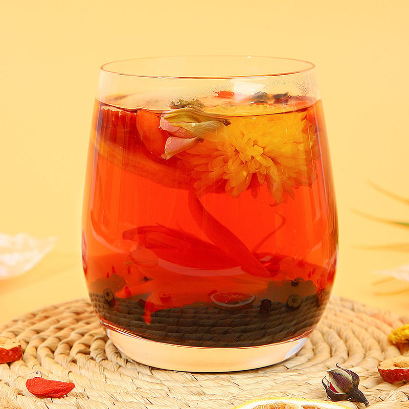 Trà chanh hoa hồng và sốt cà chua được bán cho nhiều loại trà phụ.