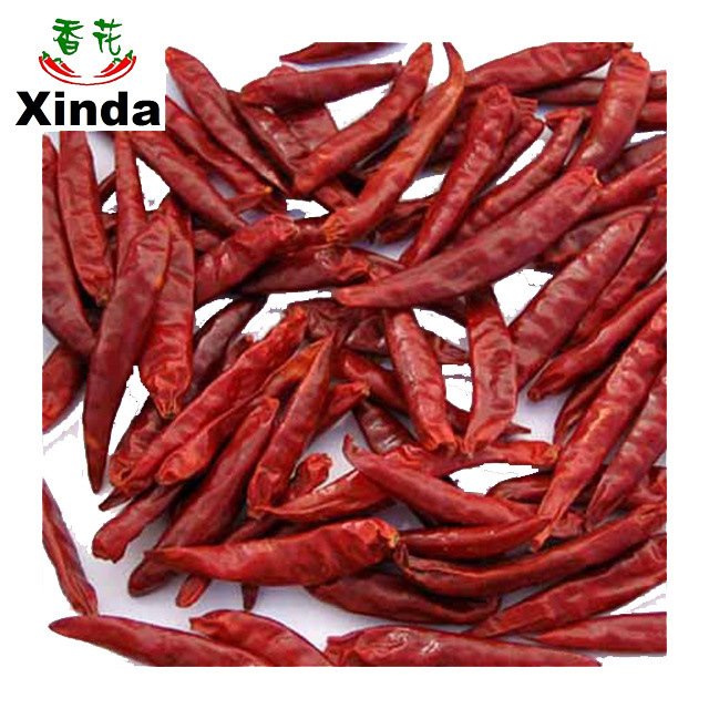 Ba viên ớt đỏ.