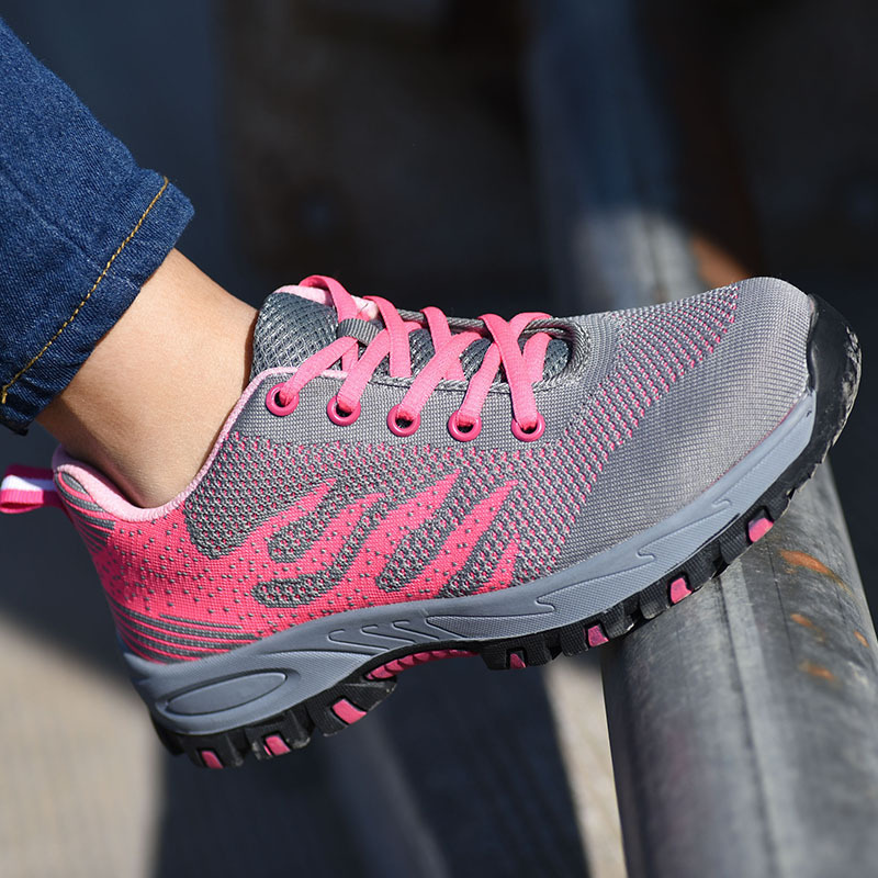 The new lady, the safety shoes, the safety shoes, the safety shoes, the safety of the rubber-weave, the safety of the steel head, the safety of the work shoes.