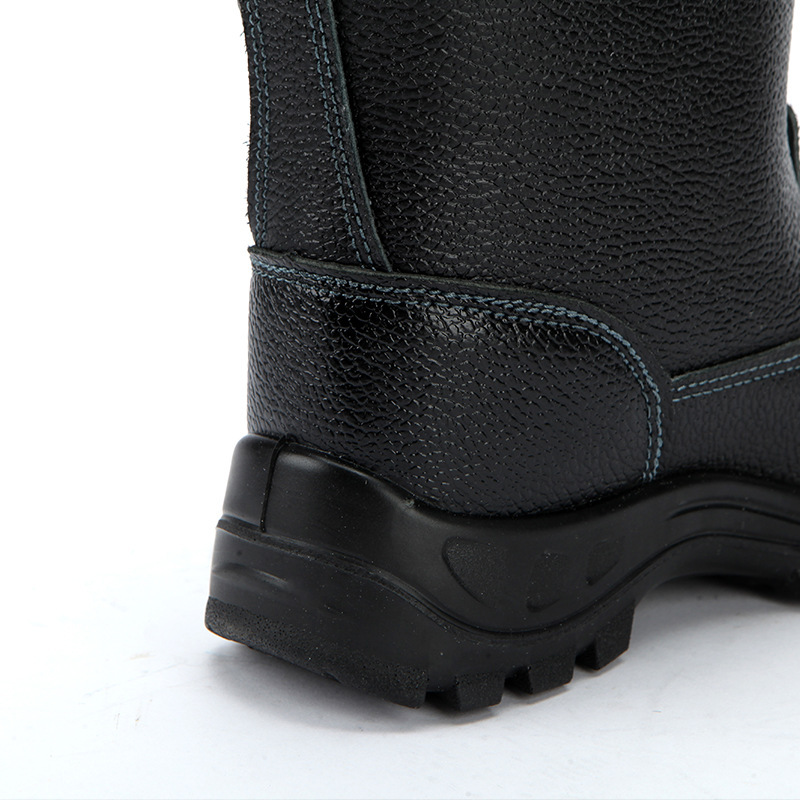 Ko's shoe-shoe man's steel head is protected from stabbing through his safety shoes against the burning of pu-spoo-spoo boots.