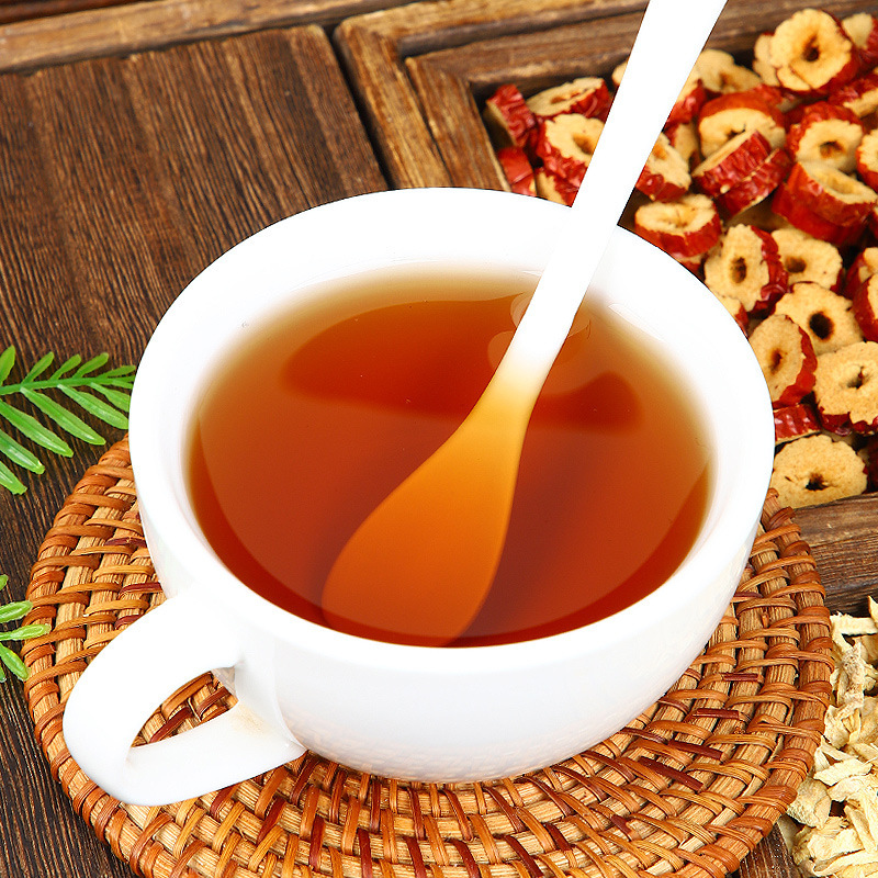 Cái bình dầu cam bán một trong những loại dầu thơm bán được.