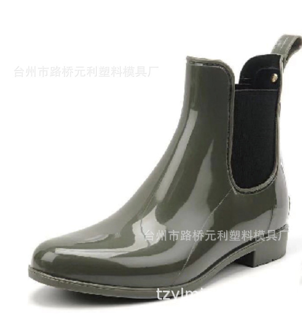 30 years of specialized tailor-made processing of all types of PVC rain shoe molds, loose tie molds