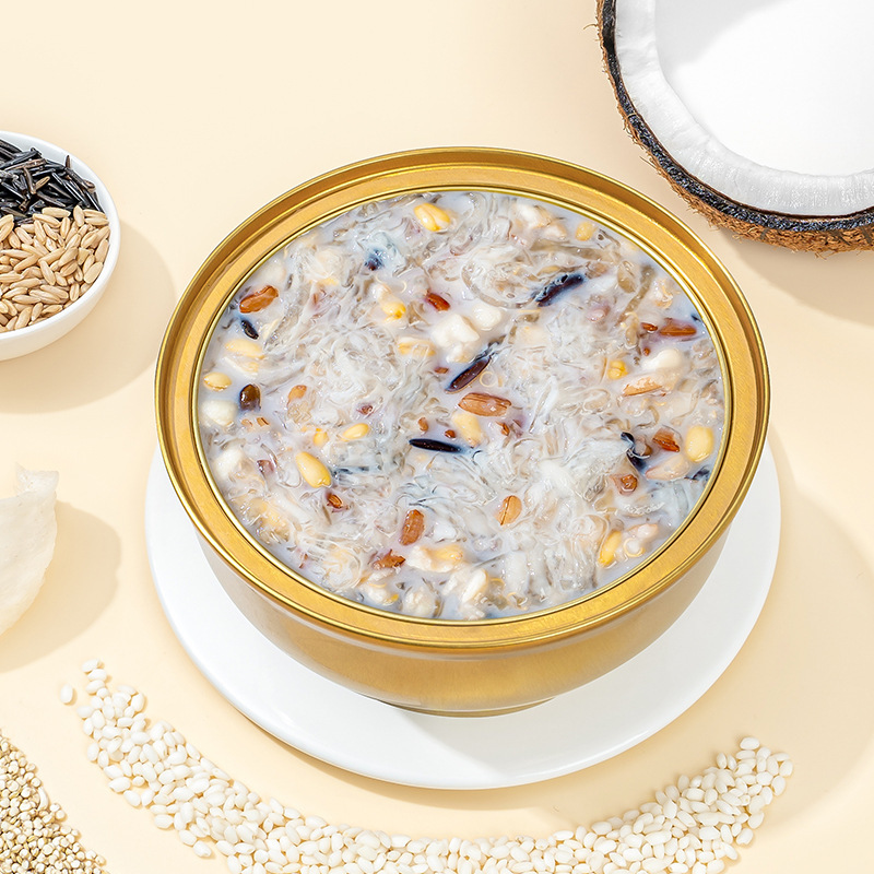 Bột yến mạch sẵn sàng đi đến tai nước dừa bạc.