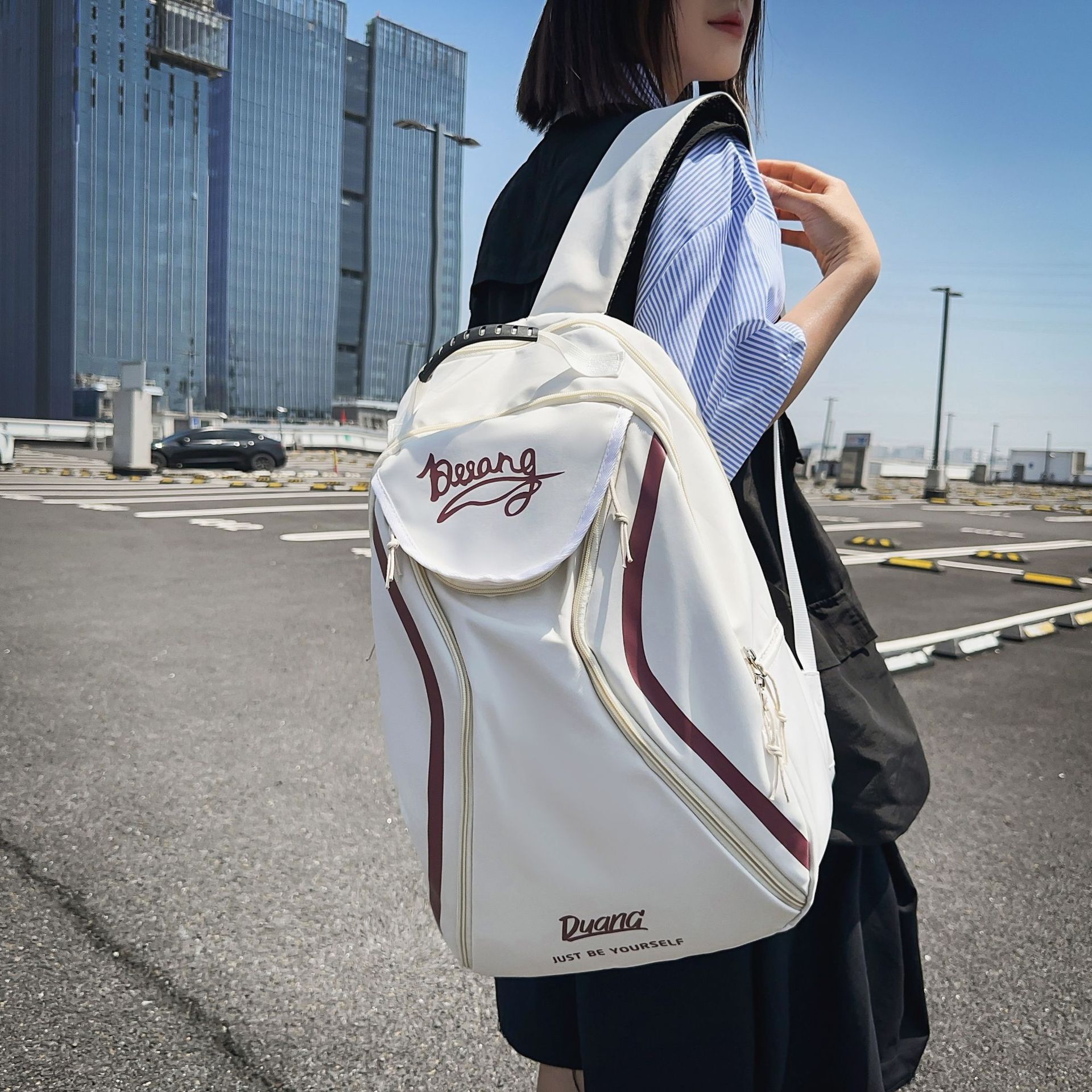 The play-mate-go-off badminton double-shoulder male and female outdoor multi-purpose tennis packs for the backpack.