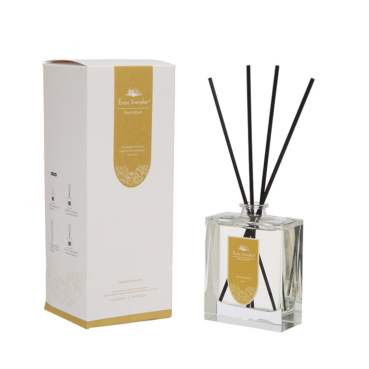 The air freshener, the perfumer, the wholesaler's bedroom, is customised to be smoke-free.