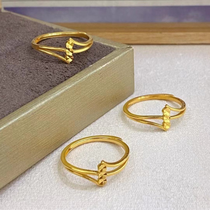 A 5G gold ring with a 520 gift for a girlfriend.