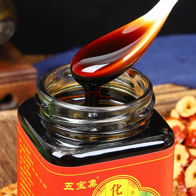 Cái bình dầu cam bán một trong những loại dầu thơm bán được.