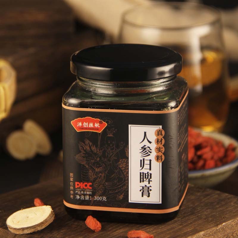 Rượu sâm-banh đi làm dầu, nhà máy đi đến co-pô, chế dầu thơm bằng tay, và rượu gin đi vào dầu thơm.