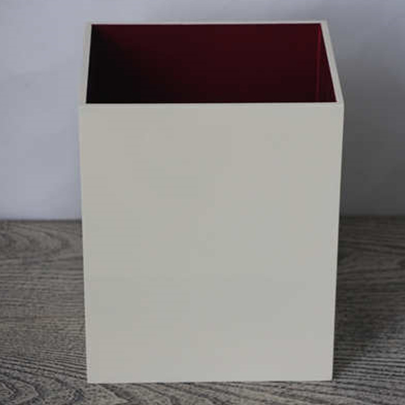 Nhà máy sản xuất than gỗ, và nó đủ cứng để dùng khăn dựa trên tường, và nó chống lại việc rơi vào xà phòng nứt.