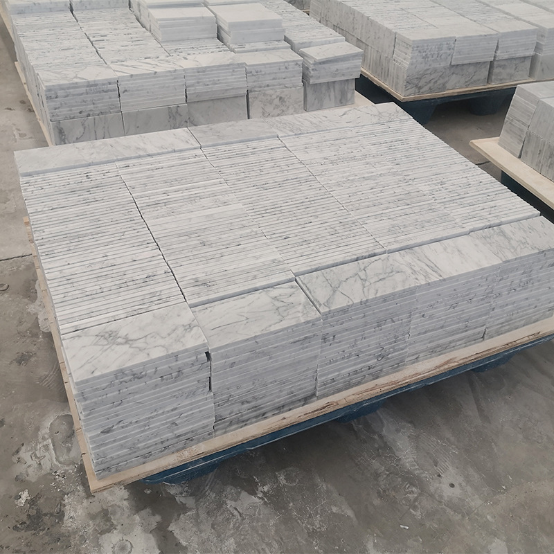 In the factory's supply, the white rectangular masonite marble tiles can be made as needed in the bath bathroom.