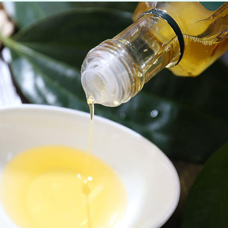 At the beginning of the year, Xinjiang and the field used fresh walnut oil for cold extraction, 250 ml for mail.