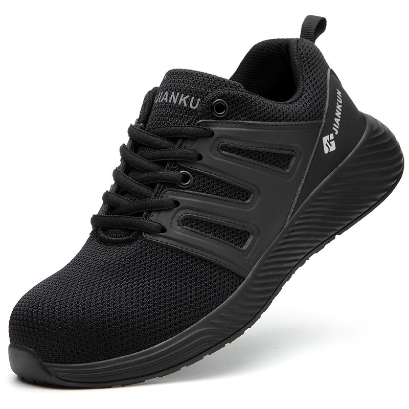 Insulation of labor shoes, cross-border supply of fly-weave-net-protected shoes, slid-proof puncture-protected shoes.