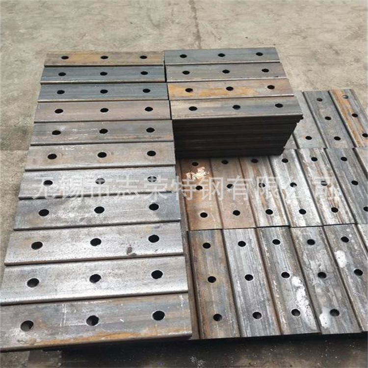 lỗ thủng thép lập phương, với ống khoan được đục 50*50*3cranium, cắt chiều dài của một thước kẻ