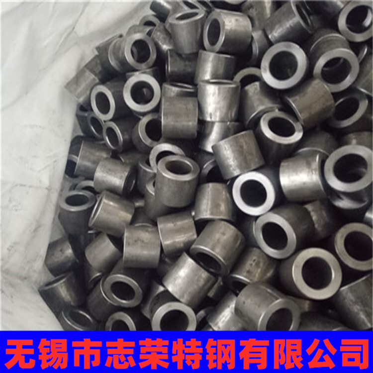 Đường ống thép 24*12 xuyên thủng 5 ống soi sáng